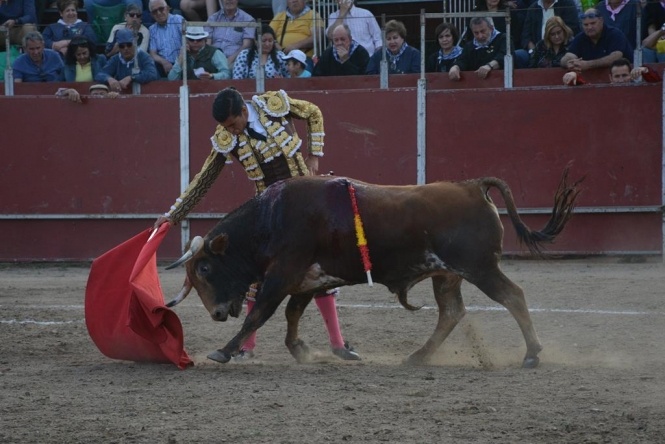 Eugenio de Mora y Téllez, a hombros con la de Pereda en Mora