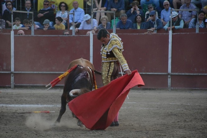 Eugenio de Mora y Téllez, a hombros con la de Pereda en Mora
