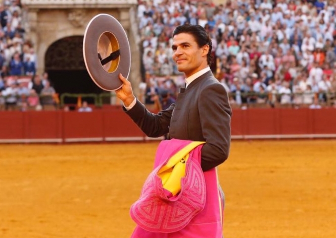 Aguado, toreo caro por caridad