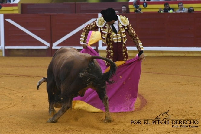 Roca Rey y Manzanares, a hombros en la primera del Milagro 