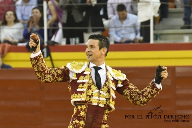 Roca Rey y Manzanares, a hombros en la primera del Milagro 
