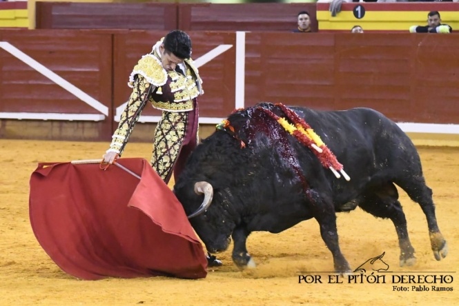 Roca Rey y Manzanares, a hombros en la primera del Milagro 