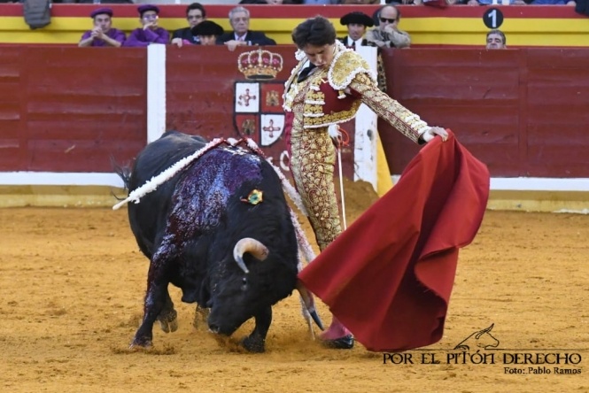 Roca Rey y Manzanares, a hombros en la primera del Milagro 