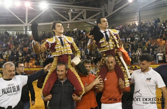 Roca Rey y Manzanares, a hombros en la primera del Milagro 