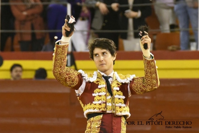 Roca Rey y Manzanares, a hombros en la primera del Milagro 
