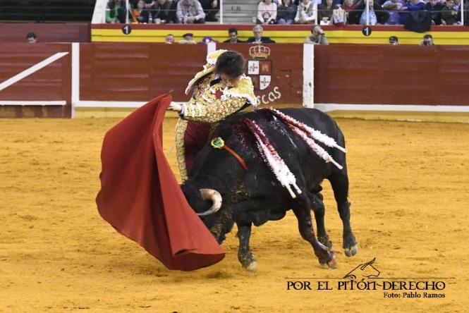 Roca Rey y Manzanares, a hombros en la primera del Milagro 