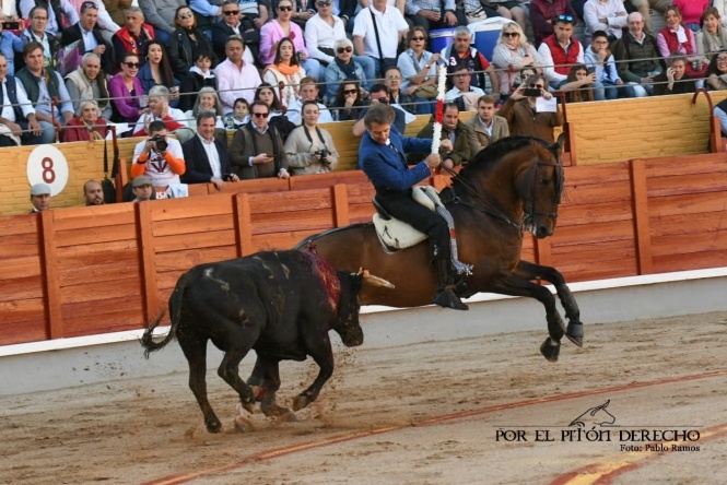 La torería de Urdiales embelesa a Las Cruces
