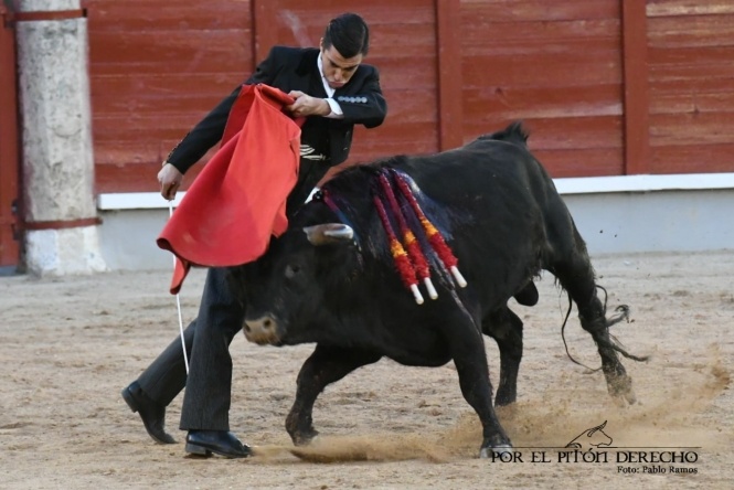 La torería de Urdiales embelesa a Las Cruces
