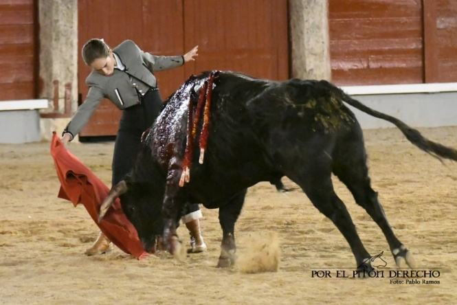 La torería de Urdiales embelesa a Las Cruces