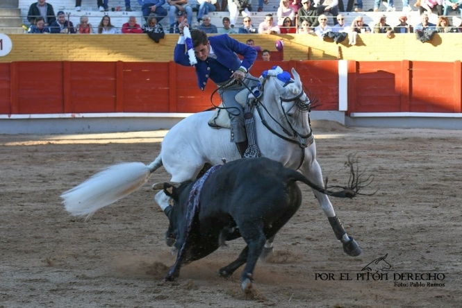 La torería de Urdiales embelesa a Las Cruces