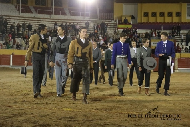 La torería de Urdiales embelesa a Las Cruces