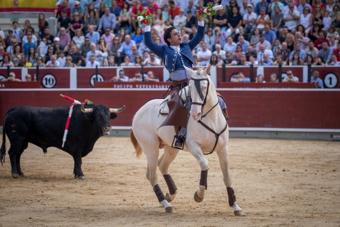 Guillermo debuta en Albacete con puerta grande