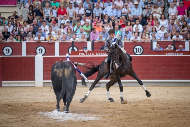 Guillermo debuta en Albacete con puerta grande