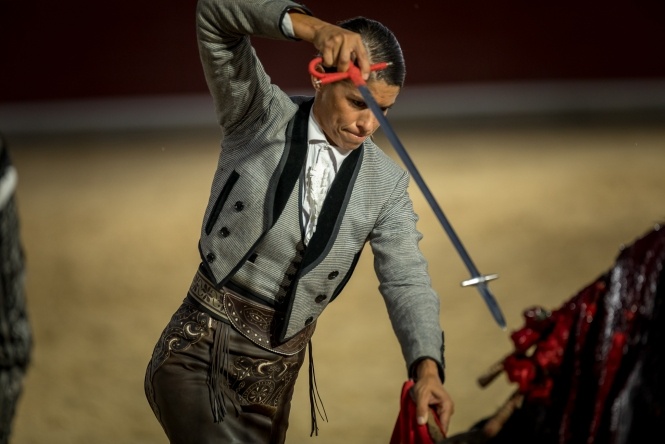 Guillermo debuta en Albacete con puerta grande
