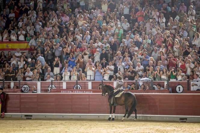 Guillermo debuta en Albacete con puerta grande
