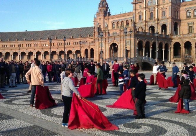 El toreo en Sevilla impulsa un «paseo reivindicativo»