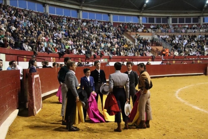 Triunfal festival en La Flecha
